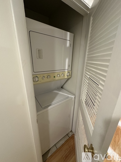 5543 N Campbell Ave 2 Beds Apartment for Rent - Photo gallery 5