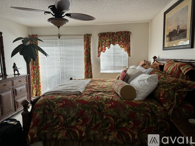 9715 North Marina Drive 3 Beds Single Family Home for Rent - Photo gallery 3