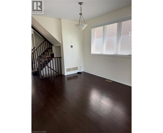 63 RIDGE Road Unit# UPPER 4 Beds House for Rent - Photo gallery 3
