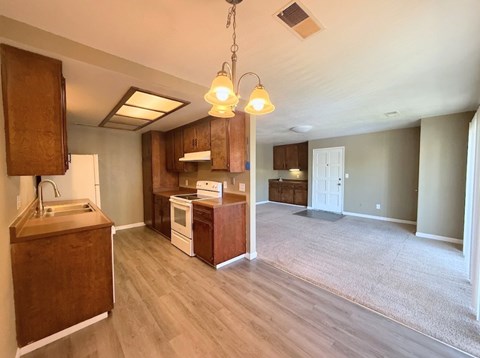 91 W. Alexander Ave. #13 2 Beds Apartment for Rent
