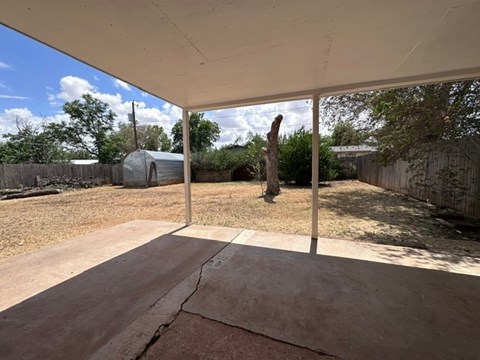 3773 Highland 2 Beds Apartment for Rent