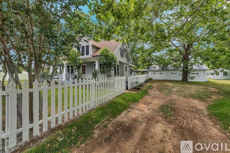 10152 Farm To Market Road 949 3 Beds Single Family Home for Rent - Photo gallery 2