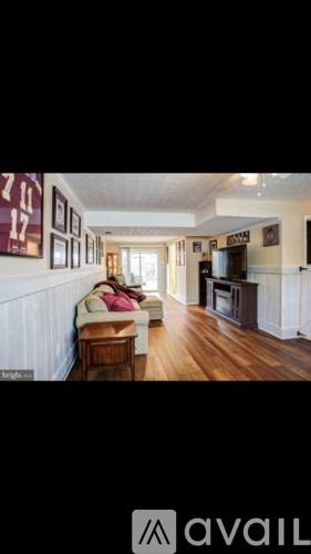 Wootton Avenue 3 Beds Townhouse for Rent - Photo gallery 3