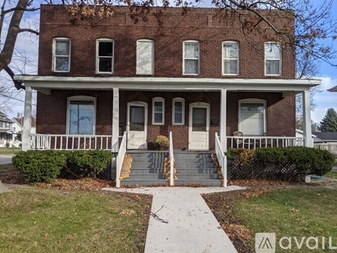 591 Clark St 3 Beds Apartment for Rent
