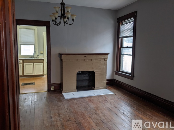 591 Clark St 3 Beds Townhouse for Rent - Photo gallery 5