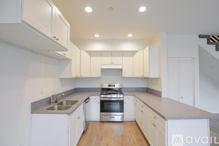 2820 1/2 South Cloverdale Avenue 3 Beds Apartment for Rent - Photo gallery 5