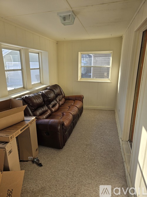 715 Cornelia St 2 Beds Apartment for Rent - Photo gallery 4