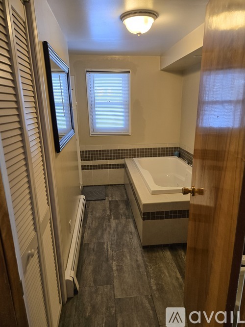 715 Cornelia St 2 Beds Apartment for Rent - Photo gallery 5