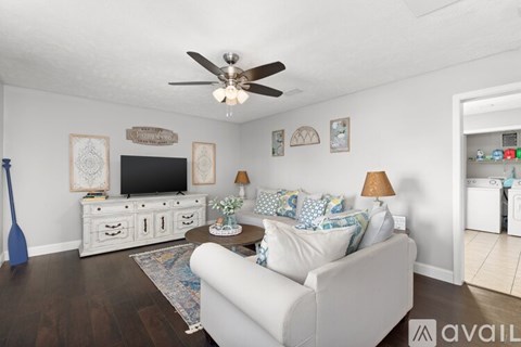 1955 Lakeshore Dr 2 Beds Apartment for Rent