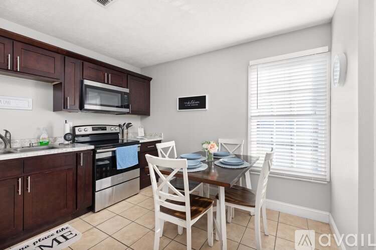 1955 Lakeshore Dr 2 Beds Apartment for Rent - Photo gallery 2