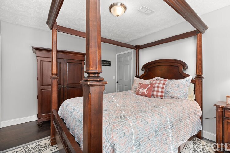 1955 Lakeshore Dr 2 Beds Apartment for Rent - Photo gallery 3