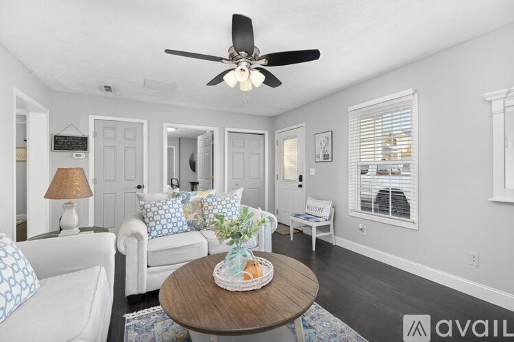 1955 Lakeshore Dr 2 Beds Apartment for Rent - Photo gallery 4