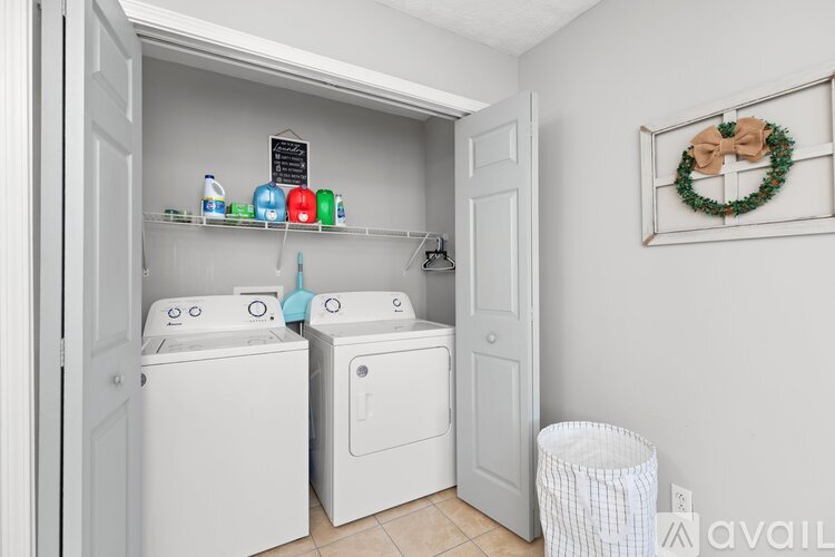 1955 Lakeshore Dr 2 Beds Apartment for Rent - Photo gallery 5