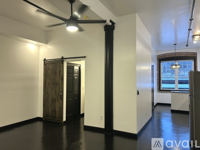 24 Beacon St 1 Apartment for Rent - Photo gallery 1