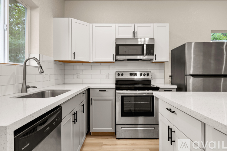 711 N Mittman St 3 Beds Townhouse for Rent - Photo gallery 5