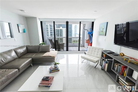 1717 North Bayshore Drive 3 Beds Apartment for Rent
