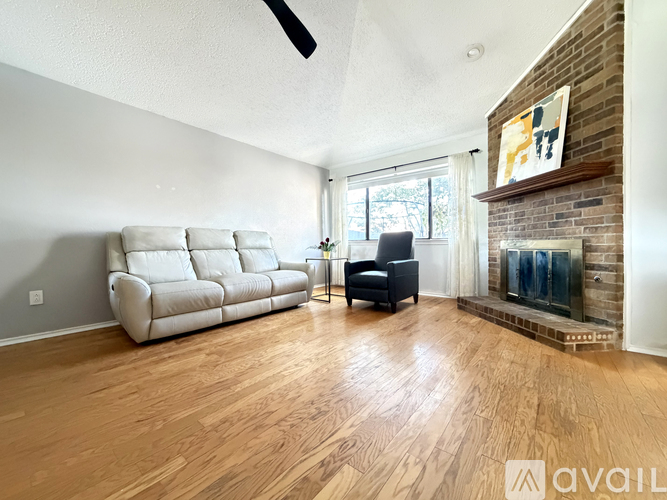 1717 Sterling Lane 3 Beds Single Family Home for Rent - Photo gallery 2