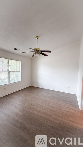 114 Irving Lane 3 Beds Single Family Home for Rent - Photo gallery 4