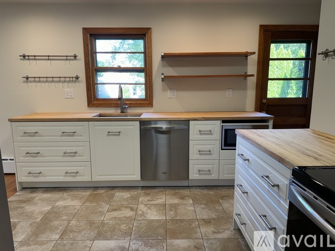 70 Short Beach Road 3 Beds Single Family Home for Rent - Photo gallery 2