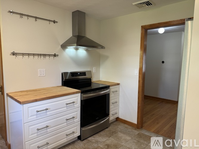 70 Short Beach Road 3 Beds Single Family Home for Rent - Photo gallery 3
