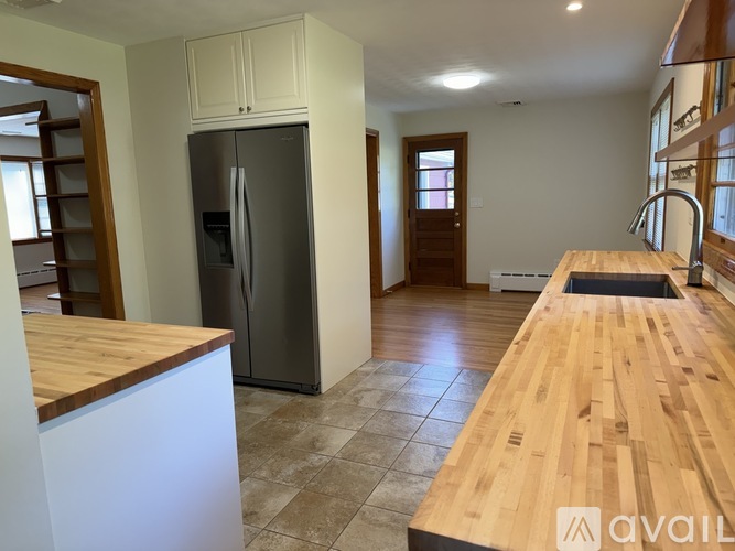 70 Short Beach Road 3 Beds Single Family Home for Rent - Photo gallery 5