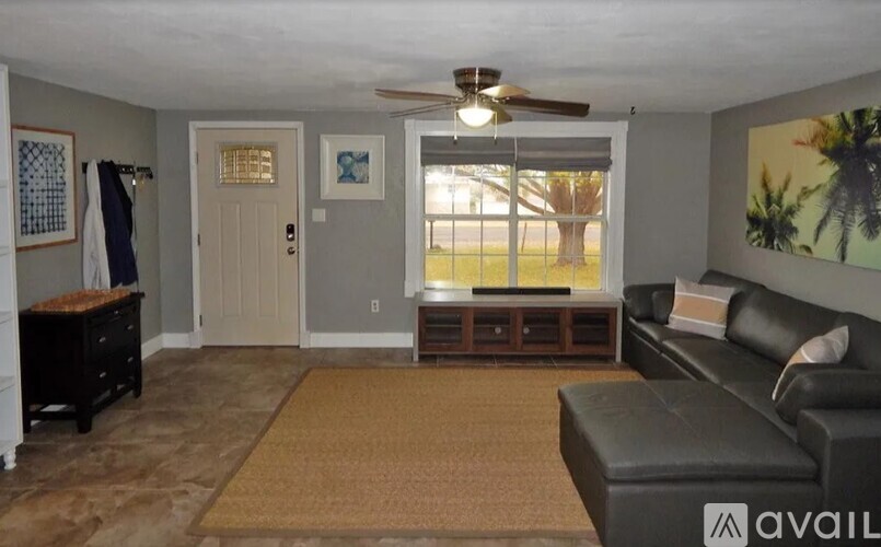 701 North 14th Street 5 Beds Single Family Home for Rent - Photo gallery 4