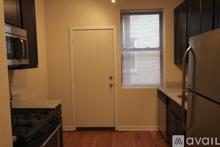 6973 N Greenview Ave 2 Beds Apartment for Rent - Photo gallery 3