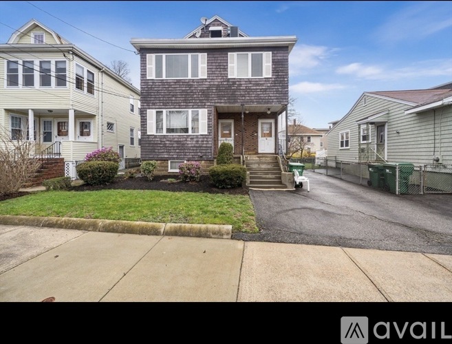 9 Stearns Avenue 3 Beds Single Family Home for Rent - Photo gallery 1