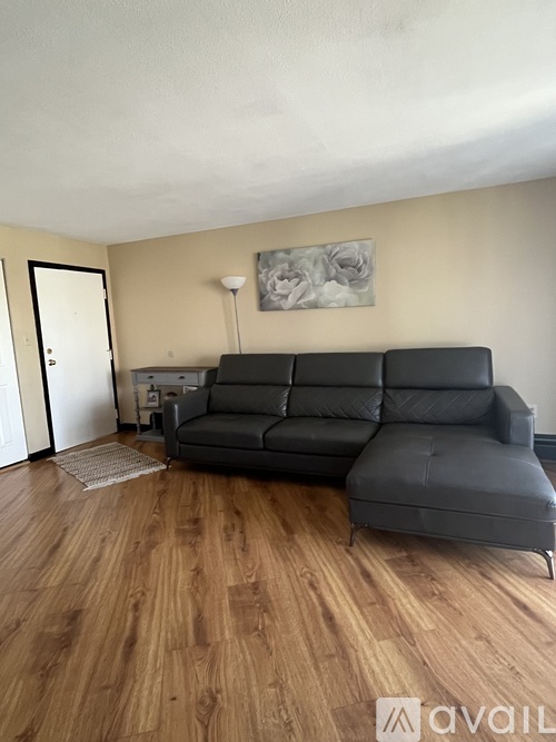 25 Farrwood Avenue 2 Beds Condo for Rent - Photo gallery 2