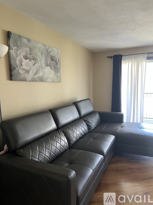 25 Farrwood Avenue 2 Beds Condo for Rent - Photo gallery 3
