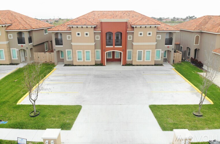 1204 E Pineridge Ave 3 Beds Townhouse for Rent - Photo gallery 1