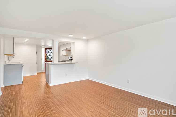 2203 Nob Hill Ave N 1 Apartment for Rent - Photo gallery 4