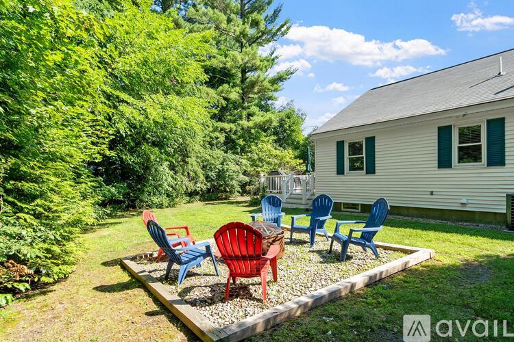 68 Oak Hill Road 2 Beds Single Family Home for Rent - Photo gallery 5