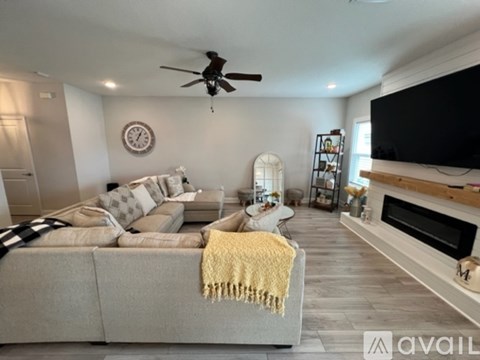 519 Chandler Drive 3 Beds Apartment for Rent