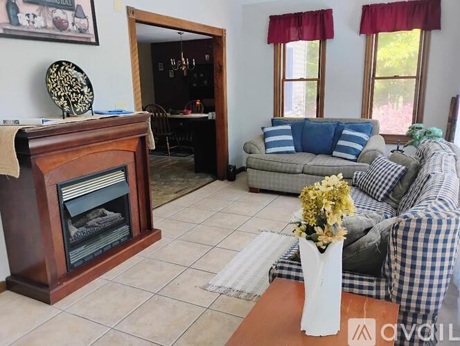 12 Cedarcrest Drive 5 Beds Single Family Home for Rent - Photo gallery 1