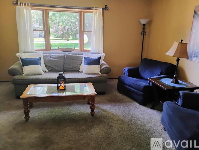 12 Cedarcrest Drive 5 Beds Single Family Home for Rent - Photo gallery 5