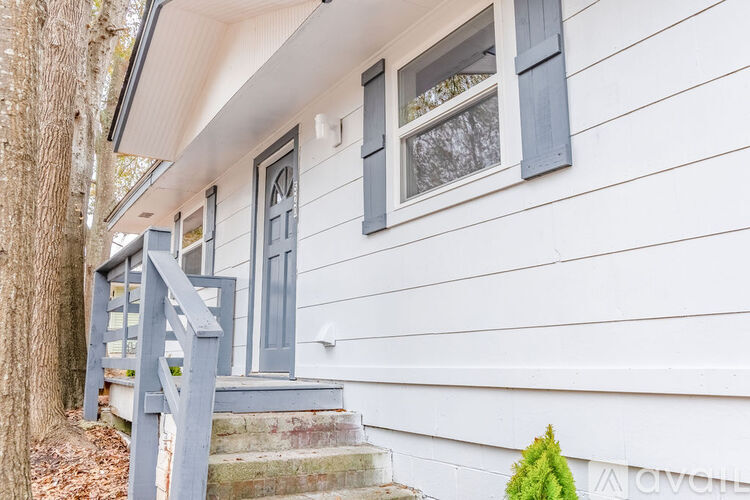 80 Menefee Street 3 Beds Single Family Home for Rent - Photo gallery 2