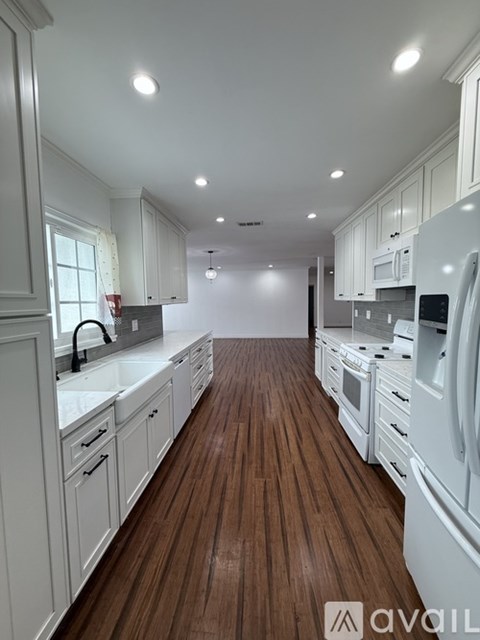 12622 Fletcher Dr 5 Beds Apartment for Rent