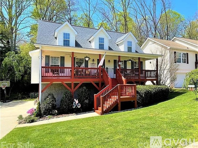 17 Grove Garden Avenue 4 Beds Single Family Home for Rent - Photo gallery 1