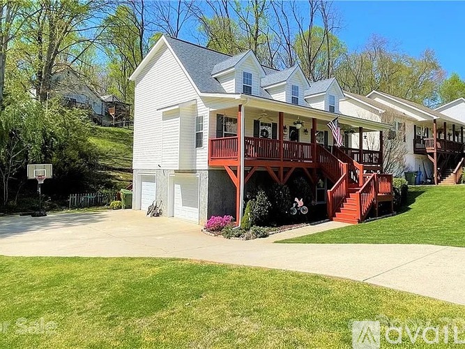 17 Grove Garden Avenue 4 Beds Single Family Home for Rent - Photo gallery 3