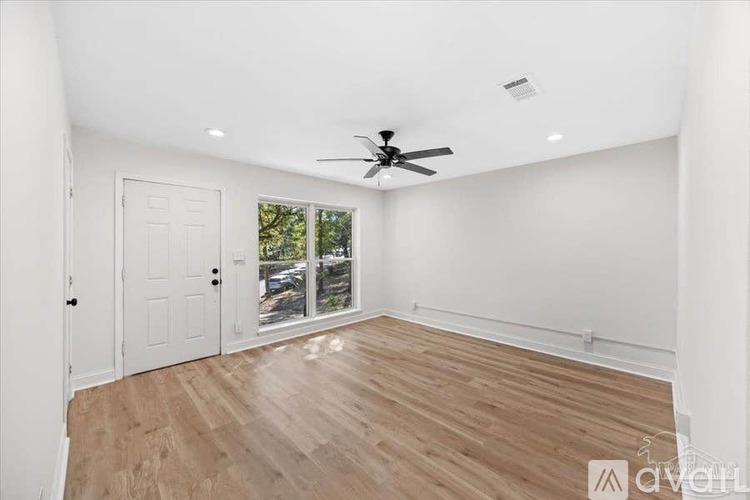 5149 Crestwood Road 3 Beds Apartment for Rent - Photo gallery 4