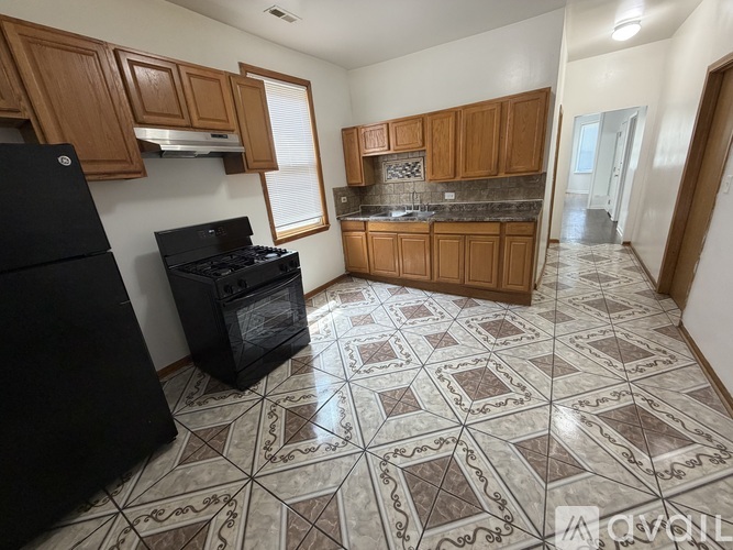 639 North Sawyer Avenue 3 Beds Apartment for Rent - Photo gallery 1