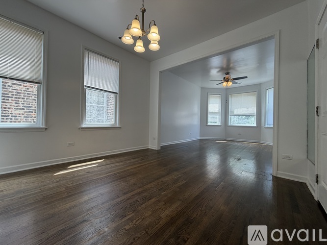 639 North Sawyer Avenue 3 Beds Apartment for Rent - Photo gallery 2