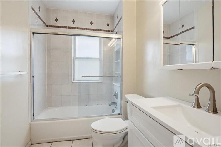 315 Crestwood Avenue 2 Beds Apartment for Rent - Photo gallery 3