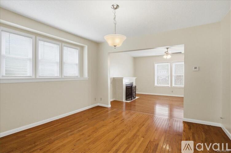 315 Crestwood Avenue 2 Beds Apartment for Rent - Photo gallery 4