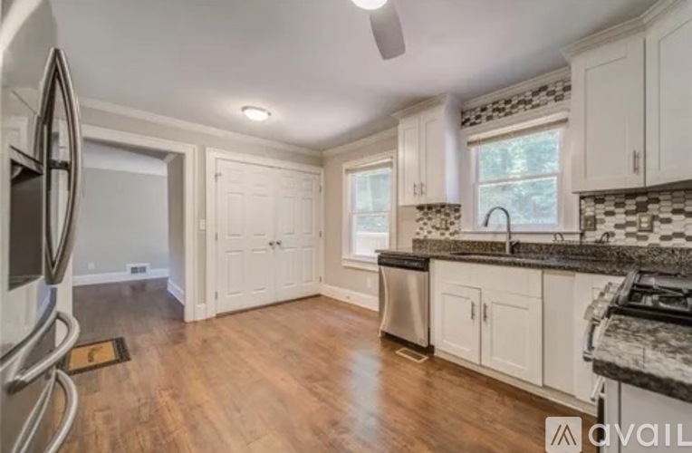 6472 Swift Creek Drive 5 Beds Single Family Home for Rent - Photo gallery 5