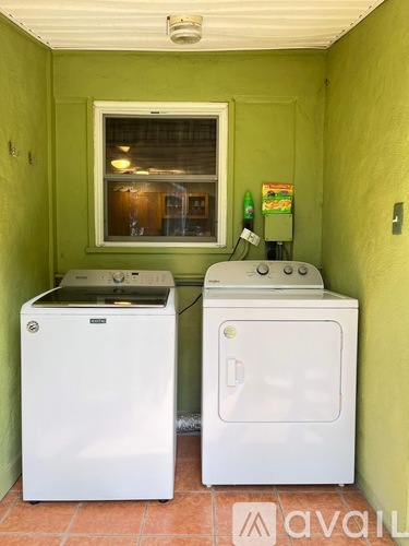 1158 Hawthorne Avenue 2 Beds Single Family Home for Rent - Photo gallery 3