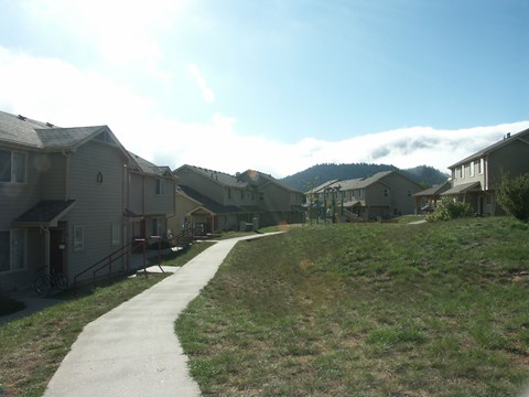 1310 Manford Ave 1-3 Beds Apartment for Rent