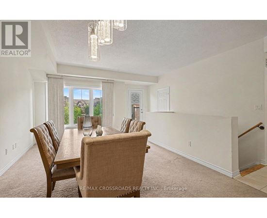 15 - 17 EATON PARK LANE 3 Beds Condo, Home, Townhouse for Rent - Photo gallery 3
