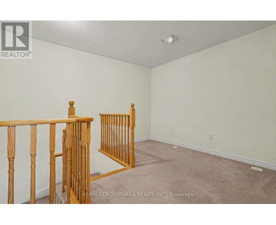 15 - 17 EATON PARK LANE 3 Beds Condo, Home, Townhouse for Rent - Photo gallery 4